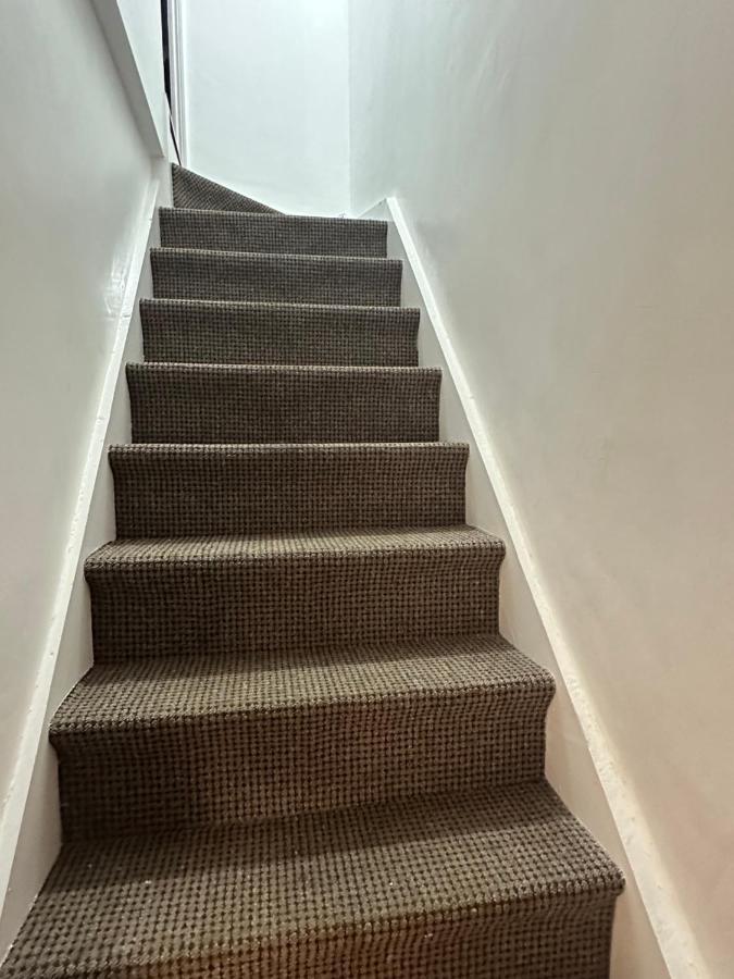 לונדון Beautiful Studio Apartment No4 Forest Road מראה חיצוני תמונה
