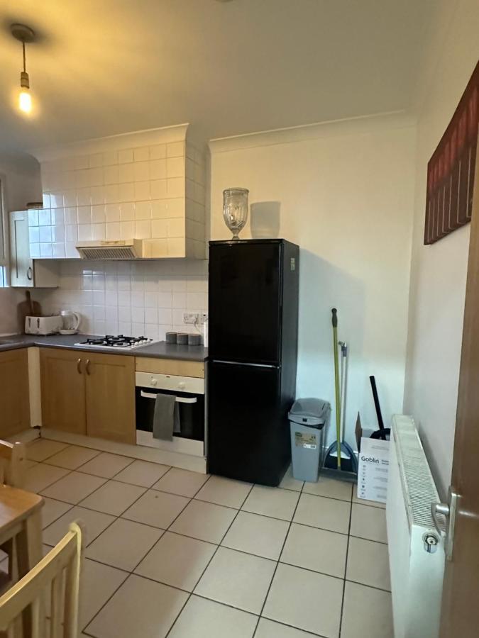 לונדון Beautiful Studio Apartment No4 Forest Road מראה חיצוני תמונה